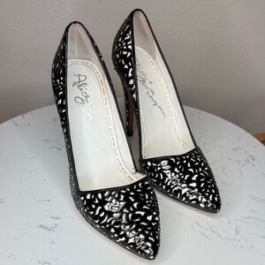 Alice + Olivia by Stacey Bendet Black and‎ White patent Leather cut out Heels 39